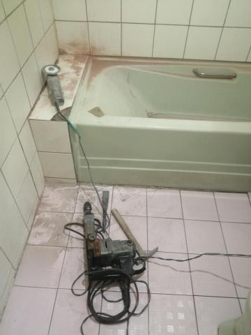 大台中居家修改小工程 - 浴缸拆除 大台中居家修改小工程 - 浴缸拆除