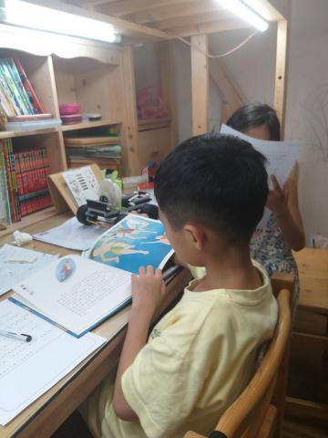 張怡璇 - 孩子上課的模樣