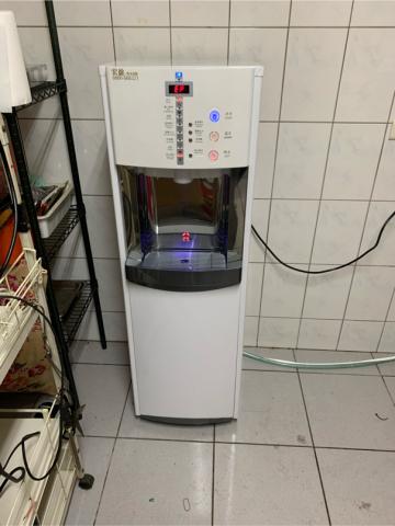 宏盈飲水設備 - 直立飲水機