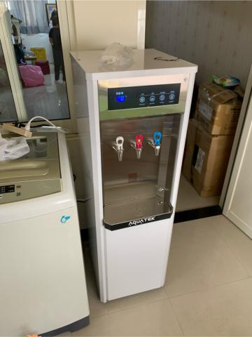 宏盈飲水設備 - 直立飲水機
