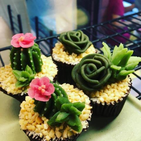 Jade Lu 萬事屋 - 客製多肉系豆沙裱花作品