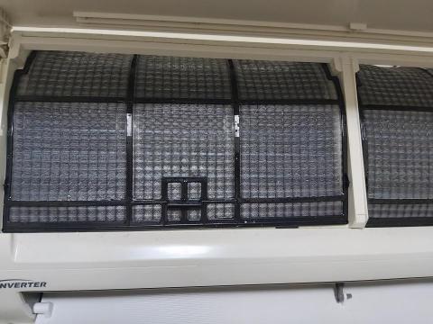 小陳師傅 - 台北市信義區移裝機，裝機後順手清洗室內機濾網。