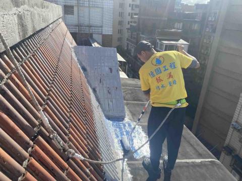 億圓治漏工程有限公司 - （億圓治漏工程）採光罩及琉璃瓦治漏