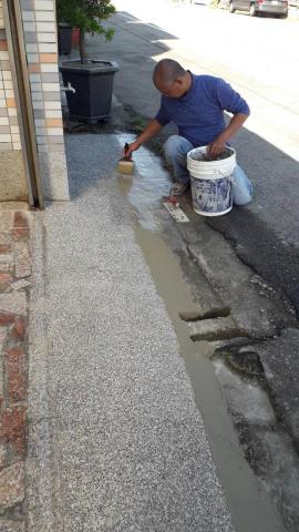 大台中居家修改小工程 - 門口斜坡抿石子工程 大台中居家修改小工程 - 門口斜坡抿石子工程