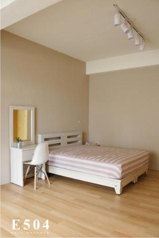 大帝裝潢 - ‣ 塑膠地板（連工帶料）：
美化用每坪＄700
居家用每坪＄1000
商業用每坪＄1300
底料每坪＄350