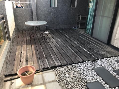 廖俊哲 - 陽台木棧板更新前