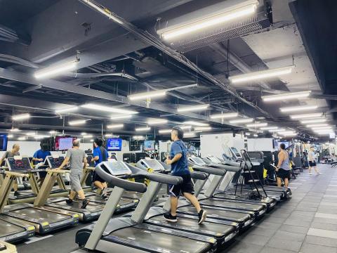 Raxson - 桑富士健身房為主要的教學場地、位於中山捷運站附近走路即可到達。 Raxson - 桑富士健身房為主要的教學場地、位於中山捷運站附近走路即可到達。