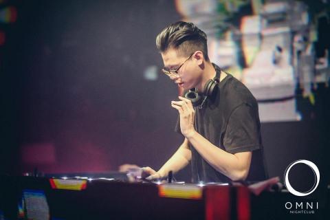 Cevil 鄭凱駿 - OMNI 