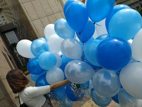 一台車凸歸呆丸 - 氣球運送