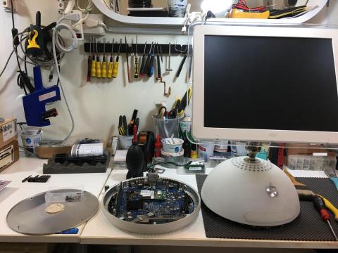 麥克先生 • 蘋果電腦專業服務中心 - 檯燈機iMac主機板維修更換～