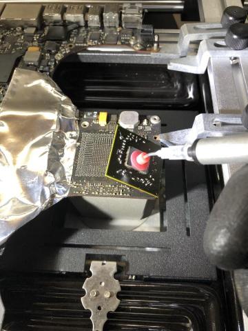 麥克先生 • 蘋果電腦專業服務中心 - 15" MacBook Pro維修更換顯示晶片～