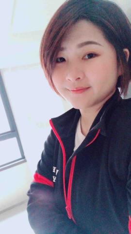 提供矯正床服務的專家黃詩秀