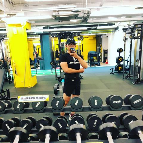 提供有氧運動服務的專家黃崇傑