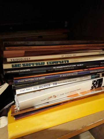 吉他家教 葉先生 - 非常多的教材