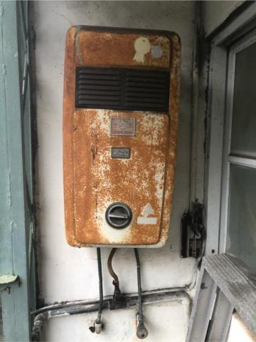 群正水電工程行 - 客戶熱水器管線鏽死，熱水器久沒用固障更新