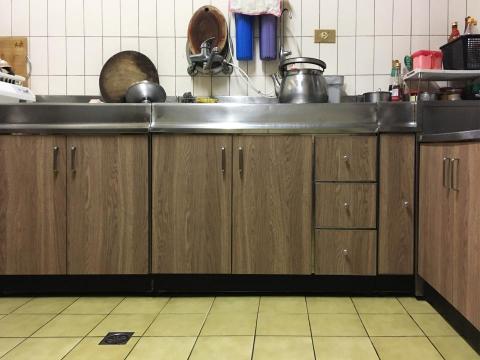 高偉翔 - 廚櫃門片更新