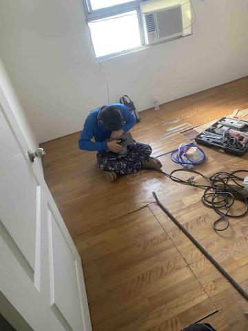 旭懿工程行 - 台南塑膠地板施工前拆除木作地板