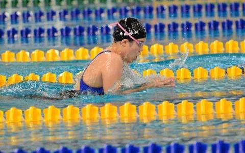 提供游泳選手服務的專家Janice Z.