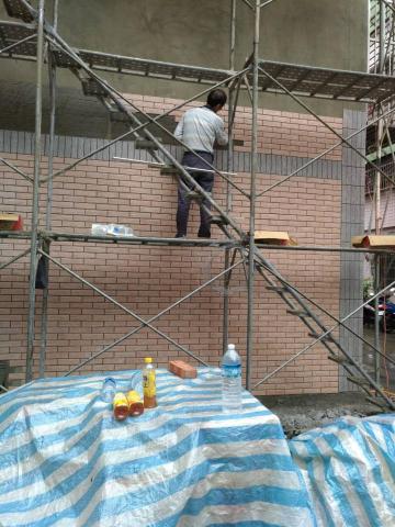 羅鈞丞 - 外牆拉皮貼磚