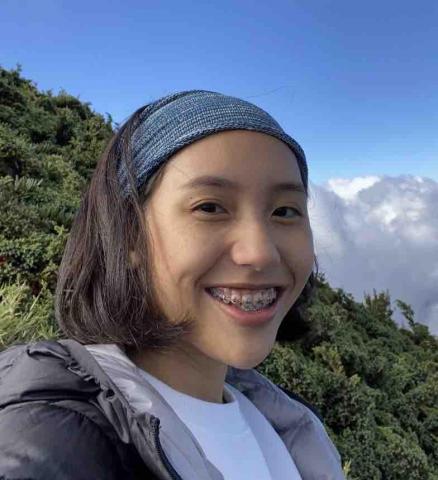 提供法文服務的專家洪昱涵 