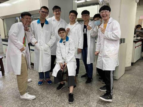 數理補習 - 台大實驗課