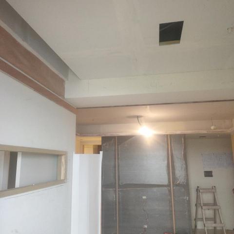 提供粉刷服務的專家黃宏森