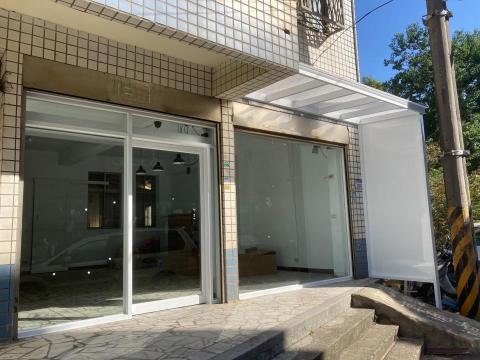品信鋁門窗 - 中壢,店面自動門+展示窗+採光罩+側面擋風牆 品信鋁門窗 - 中壢,店面自動門+展示窗+採光罩+側面擋風牆