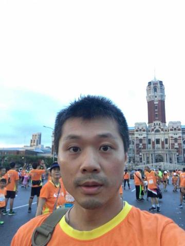 提供多益單字服務的專家石啟勳