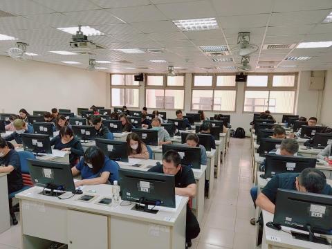 英文/華語家教-Mei老師 - 在職進修班英文課