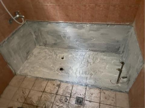 旭昇室內裝修有限公司 - 浴缸拆除後(粗底防水施作) 旭昇室內裝修有限公司 - 浴缸拆除後(粗底防水施作)
