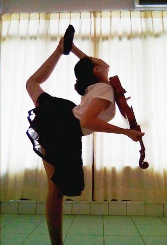 Hsuan Ying Ho 宣瑩 - 與舞蹈結合