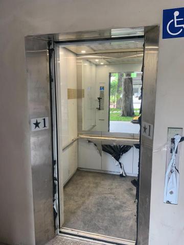 巨力二次方/亞大電梯 - 