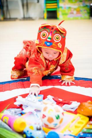 噗家文創 - 寶寶抓周~爬爬爬~~我抓抓抓