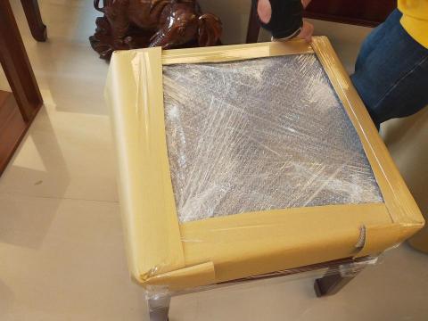 樸實優質搬家 - 原木茶几 包裝後