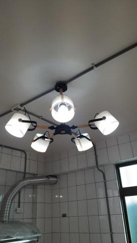 辰杰水電工程行 - 客戶家配明管（舊管無法換線），安裝美術燈