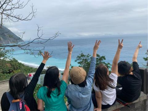 尊榮專車服務 - 三五好友一起去旅行