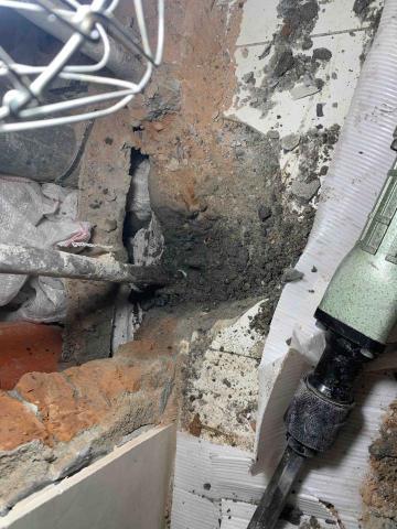 弘大企業社/施人弘 - 管道間漏水