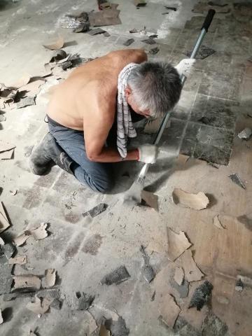 大台中居家修改小工程 - 地板拋除改貼磁磚 大台中居家修改小工程 - 地板拋除改貼磁磚