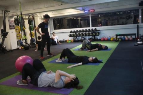 Liam - 一對三小班制