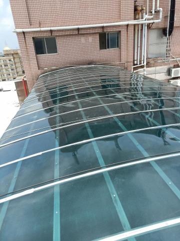 偉新企業 - 採光罩更換維修