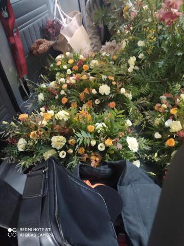 一台車凸歸呆丸 - 展場花卉運送