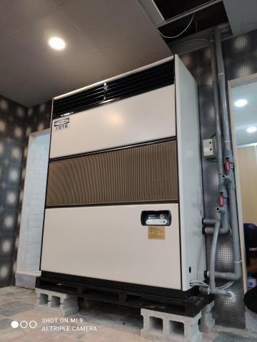 台灣一一空調工程行 - 台中北屯區某食品商行中古10RT箱型冷氣含施工