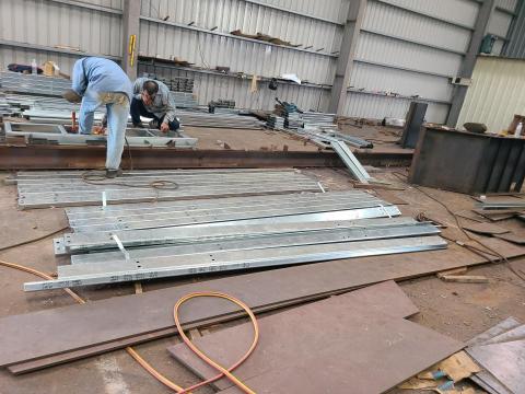 鴻億鋼鐵有限公司 - 