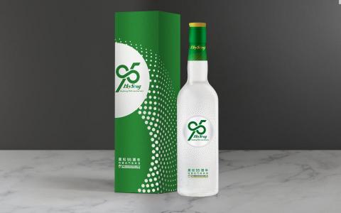 張翔閔 - 黑松95週年紀念酒限定設計
產品與包裝盒設計