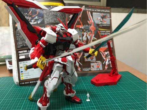 越彩珠寶、模型工作室 - 模型代工:紅異端改(大劍版)。完成圖 越彩珠寶、模型工作室 - 模型代工:紅異端改(大劍版)。完成圖