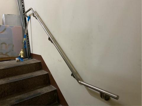 士均工程行 - 不銹鋼手扶 製訂 安裝