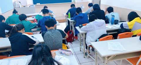 吳桐（ Wu Tung ） - 國中｜會考衝刺班