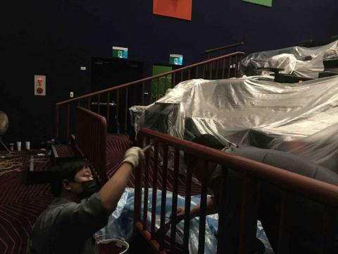 士均工程行 - 國賓影城影視廳 油漆 金屬欄杆防鏽