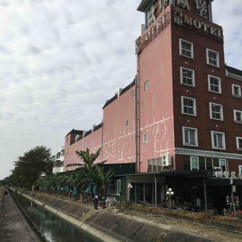 玖佰益時尚油漆外牆防水PU工程 - 外牆做防水工程,做三成面漆 玖佰益時尚油漆外牆防水PU工程 - 外牆做防水工程,做三成面漆