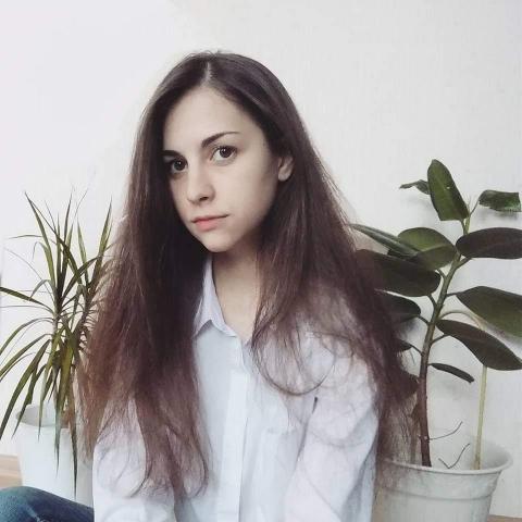 蘭若甯 (Aleksandra Lanskikh) - 提供作文家教的專家 蘭若甯 (Aleksandra Lanskikh) - 提供作文家教的專家